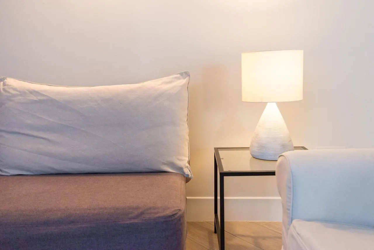 Urbe10 Angel Suites 2 Bedrooms Apartment 4A contacts